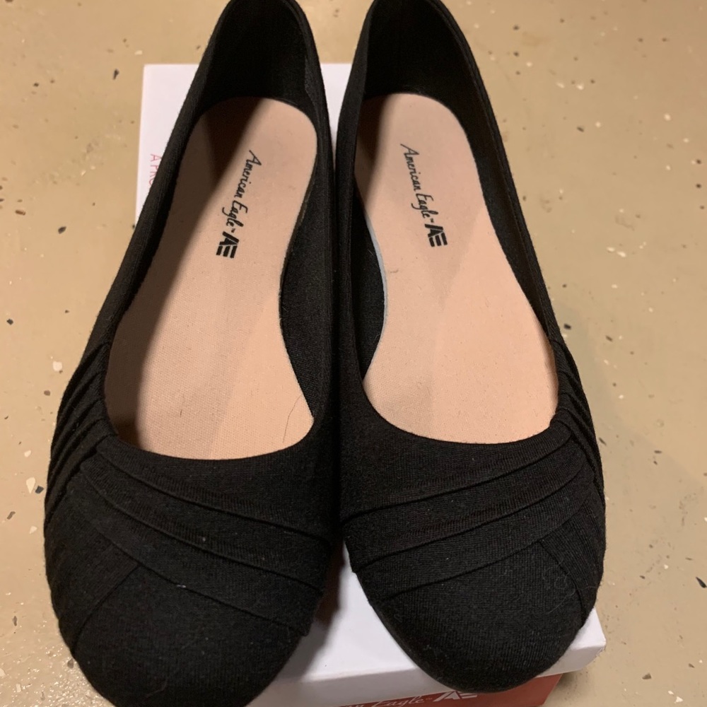 Youth size 5 black flats